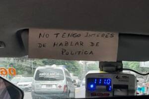 El llamativo cartel de un taxista para sus pasajeros que se volvió viral