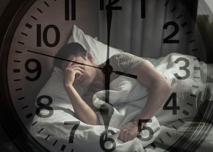 El insomnio es una de las consecuencias del exceso de pensamiento, y además, perjudica la rutina diaria