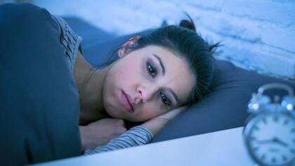 El insomnio puede repercutir sobre tu alimentación.