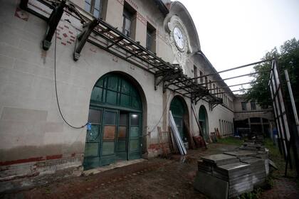 El Instituto Unzué, ubicado frente al mar, sobre el Boulevard Marítimo Peralta Ramos
