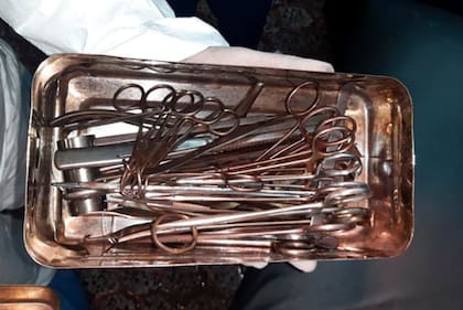 El instrumental secuestrado en el departamento donde murió la víctima