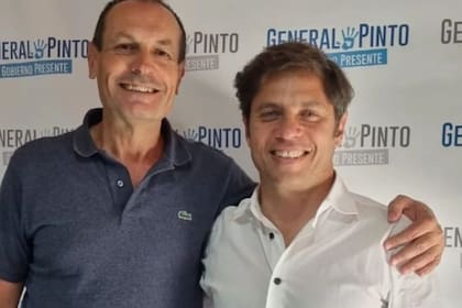 El intendente de Carlos Casares, Daniel Stadnik con el gobernador de la provincia, Axel Kicillof