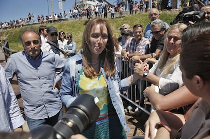 Cuando Vidal llegó a la Playa del Museo, el intendente Arroyo ya no estaba