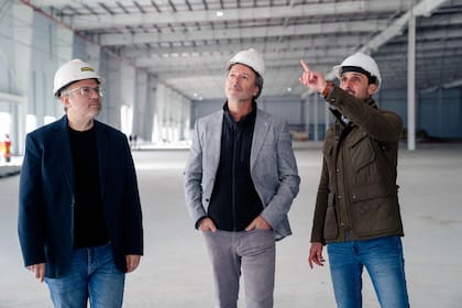El intendente Diego Valenzuela y Juan Martín de la Serna, Presidente de Mercado Libre Argentina