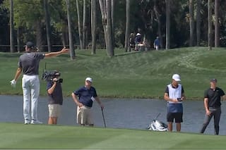 McIlroy hizo diez birdies, cayó dos veces al agua, discutió con dos compañeros y lidera The Players