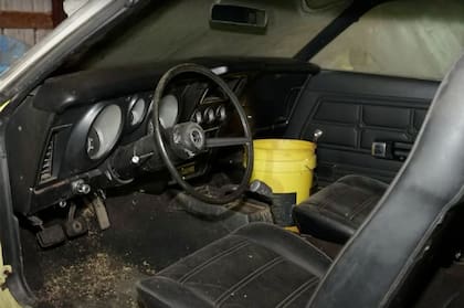El interior apenas necesitaba una limpieza pero su estado se conservaba como cuando el primer dueño lo sacó de la concesionaria