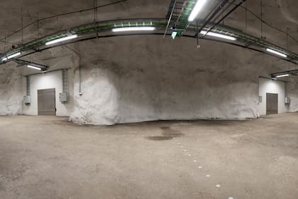 El interior de este almacén de seguridad que resguarda el 40% de la diversidad alimentaria.