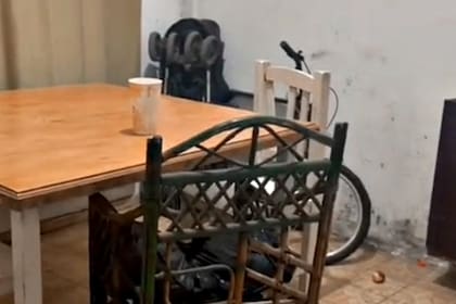 El interior de la casa donde fueron asesinadas Brenda, Morena y Lara