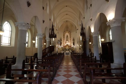El interior de la iglesia de General Pirán