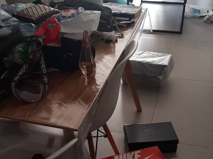 El interior de uno de los departamentos al que ingresaron los delincuentes