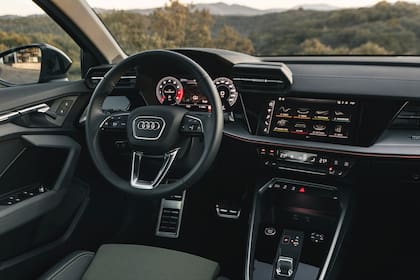 El interior del Audi A3 2023 suma elementos tecnológicos