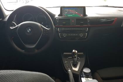 El interior del BMW 118i combina perfectamente modernidad con sobriedad