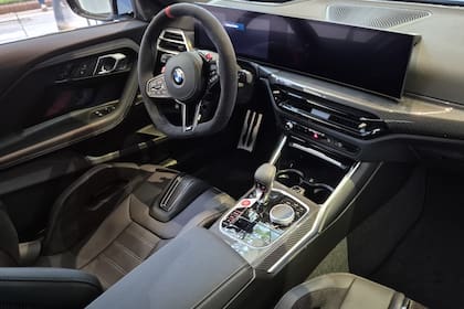 El interior del BMW M2 2025