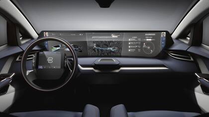 El interior del Byton, equipado con una pantalla de 49 pulgadas que va de lado a lado, junto a otra de 10 pulgadas al volante