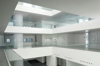 El interior del edificio de la Agencia de Innovación y Desarrollo de Andalucía en Sevilla tiene una planta energética de la que se abastece la sede