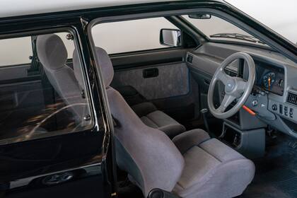 El interior del Ford, del año 1985. 