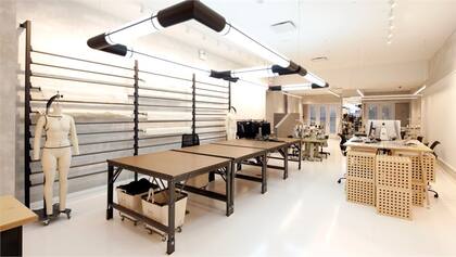 El interior del laboratorio de innovación, investigación y desarrollo de Lululemon