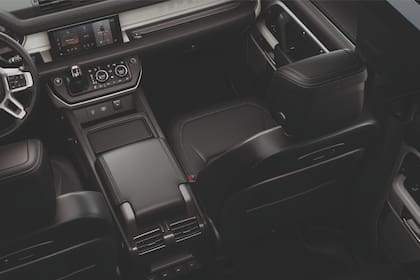 El interior del Land Rover Defender es lujoso y equipadísimo