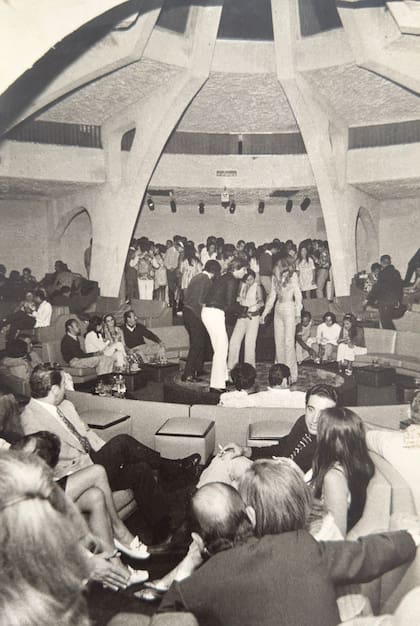 El interior del local bailable