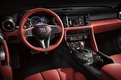 El interior del Nissan GT-R R35