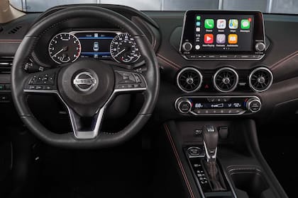 El interior del nuevo Nissan Sentra es moderno y funcional