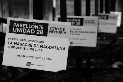 El interior del pabellón del penal de Magdalena en el que 33 reclusos murieron tras un motín al que siguió un incendio, en 2005