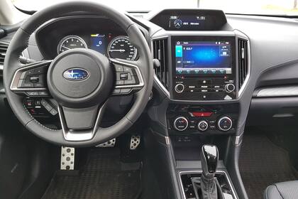 El interior del Subaru Forester luce moderno pero sin perder la sobriedad característica de la marca