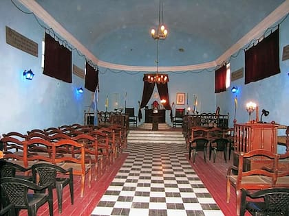 El interior del templo, que está abierto a los visitantes. La primera organización masónica de San Nicolás fue creada por un coronel, que fue un granadero de San Martín, José Antonio Melián