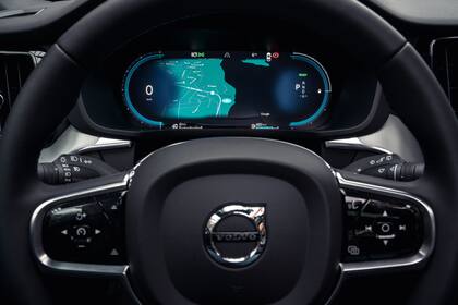 El interior del Volvo XC60 es tecnológico y refinado
