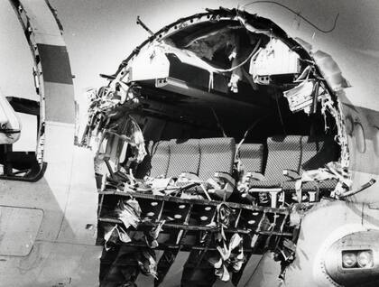 El interior del vuelo 243, la zona de primera clase que perdió parte del fuselaje