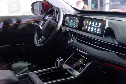 El interior es moderno, confortable y de la más alta tecnología.