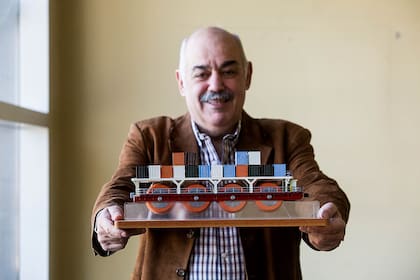 El inventor argentino Carlos Arcusin