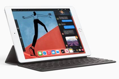 El iPad de octava generación mantiene el conector Lightning, a diferencia del iPad Air y el iPad Pro, que migraron a un enchufe USB-C