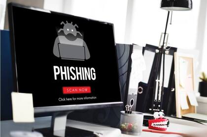 El IRS advierte acerca del phishing y smishing, dos formas de estafa que pueden tener graves consecuencias