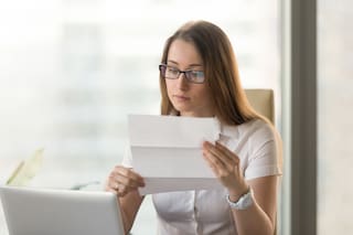 Tax refund: el drástico aviso del IRS sobre el fin de los cheques de papel que impactará en millones