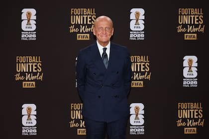 El italiano Collina sobre la alfombra roja del sorteo de la Copa del Mundo 2026