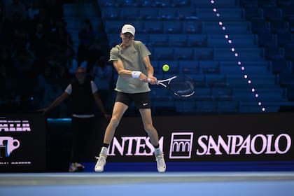 El italiano Sinner, número 1 del mundo y gran favorito en el ATP Finals, entrenándose en el Inalpi Arena de Turín