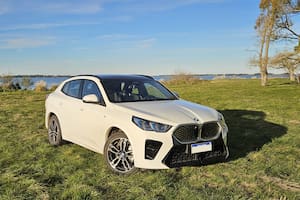 Un SUV de lujo se presenta en la Argentina con motorización alternativa y diseño poco común