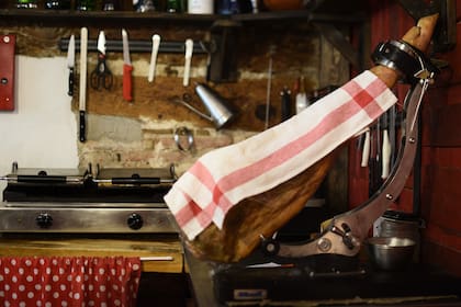 El jamón crudo también puede disminuir el colesterol malo