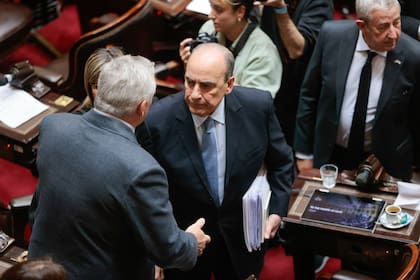 El jefe de gabinete, Guillermo Francos, busca apoyo entre los aliados para activar las sesiones extraordinarias en el Congreso