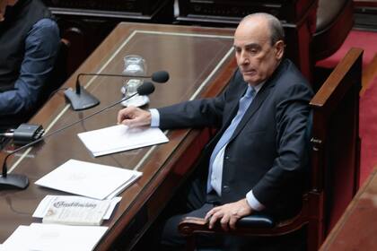 El jefe de gabinete Guillermo Francos respondió preguntas de los diputados, mientras eso ocurría un grupo de jubilados fue reprimido por las fuerzas federales y debido a eso los diputados de los bloques opositores se retiraron del recinto.