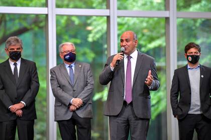 El jefe de gabinete, Juan Manzur, en la inauguración del nuevo edificio “0+Infinito”, en la sede de la Facultad de Ciencias Exactas y Naturales de la UBA