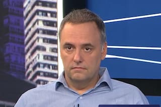 Adorni afirmó que el video del avión a Punta del Este surgió de “puertas adentro” del Gobierno