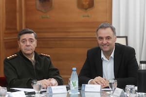 Adorni se reunió con Presti e intenta seguir con perfil de gestión mientras la Justicia investiga su patrimonio