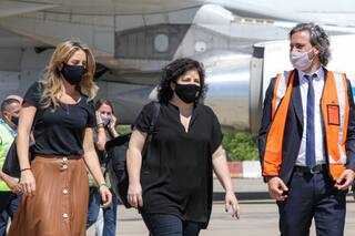 Vence el plazo y el Gobierno se debate entre ampliar los vuelos y la preocupación por la delta