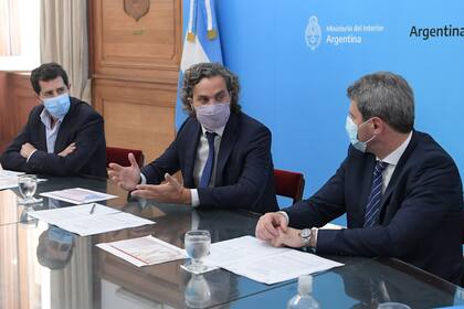 El jefe de Gabinete, Santiago Cafiero y el Ministro del Interior, Eduardo Wado de Pedro