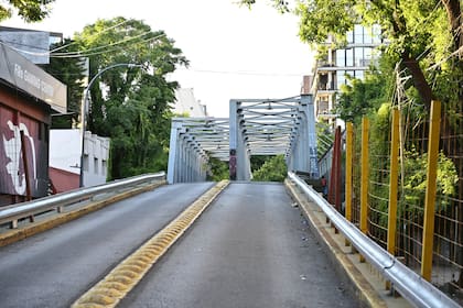 El Jefe de Gobierno, Jorge Macri, les confirmó a los vecinos del barrio que el puente estará habilitado en marzo próximo