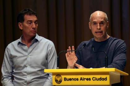 El jefe de Gobierno porteño Horacio Rodríguez Larreta junto a Diego Santilli, quien asume las tareas del ministro de Seguridad en la Ciudad