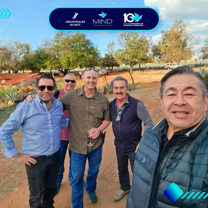 El jefe de la Patrulla Fronteriza, Jason Owens, en el encuentro con un empresario mexicano