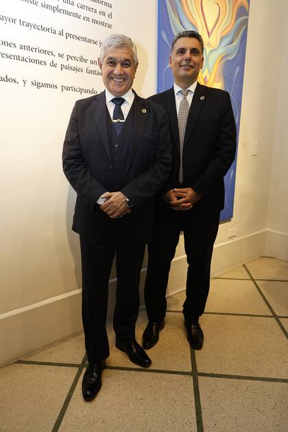 El jefe de la PFA, Luis Alejandro Rolle, junto al comisario inspector secretario general de la Policía Federal Argentina, Rodrigo Javier Segovia